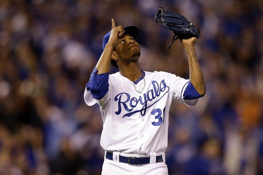 10-0. Ventura blanquea a los Gigantes y los Reales empatan la serie