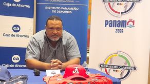 Carlos Lee fue presentado este jueves 7 de diciembre con nuevo presidente de la Liga Probeis. Foto: Cortesía/Aurelio Ortiz G.