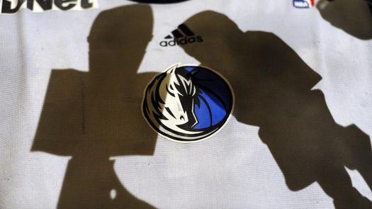 Jugadores de la NBA sufrirán reducción del 25% del salario a partir 15 mayo