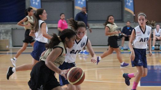 Gran inauguración del baloncesto Kiwanis