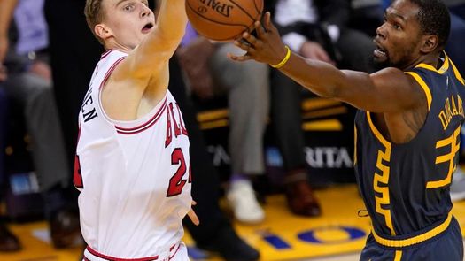 Los Warriors, de récord, ya son los mejores en el Oeste; Bucks no ceden