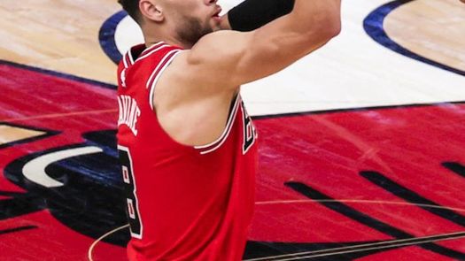 86-100. LaVine y los Bulls detienen mala racha ganando a los Pistons