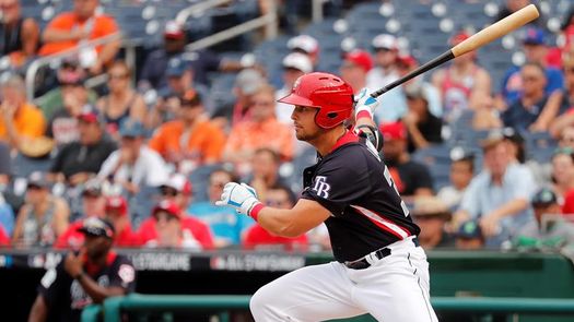 7-4. Lowe pega dos jonrones en el triunfo de los Vigilantes sobre los Azulejos