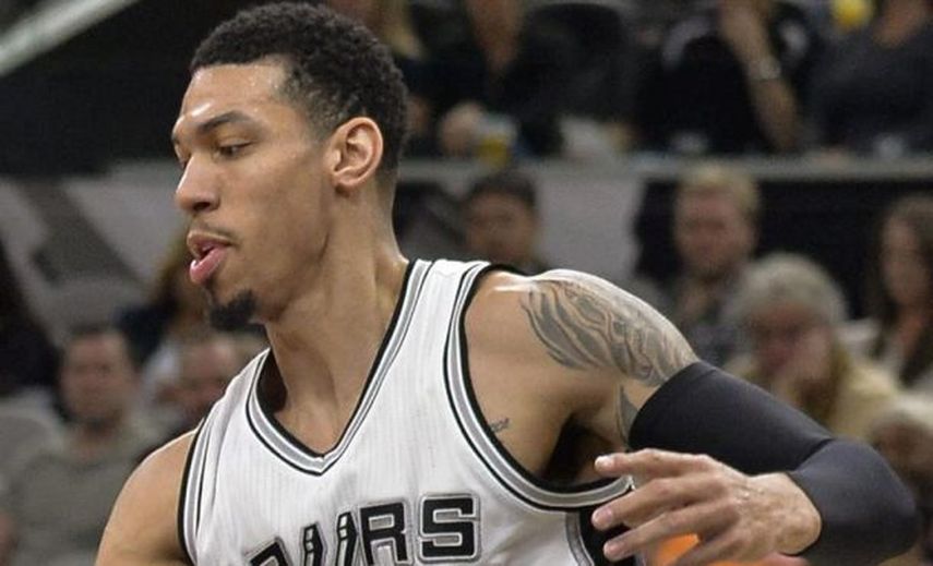 103-111. Leonard afianza a los Spurs como líderes