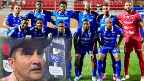 Árabe Unido y su titular ante Tauro en el COS Sports Plaza.&nbsp;