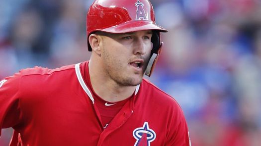 Los Angelinos colocan a Mike Trout en la lista de paternidad