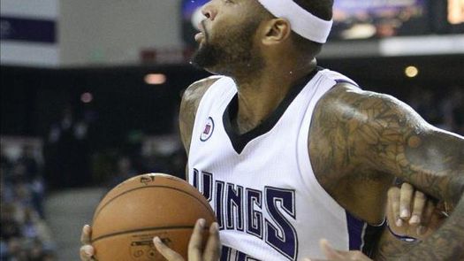 85-83. Cousins da victoria a los Kings sobre los Suns