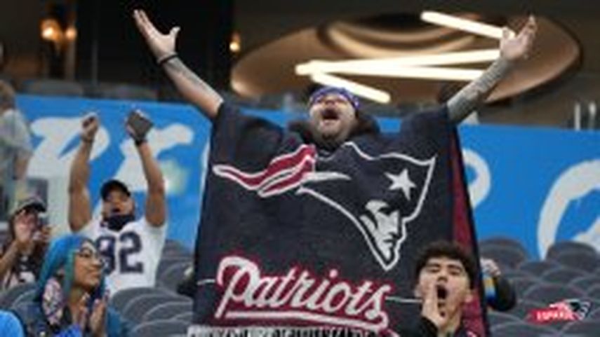 Patriots gana con Phillips interceptando dos pases