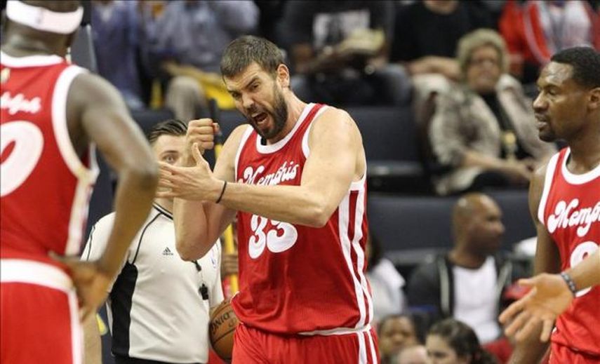 92-93. Barnes anota un triple ganador y Marc Gasol aporta un doble-doble