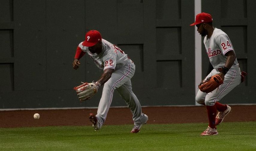 15-10. McCutchen pega grand slam contra los Cachorros