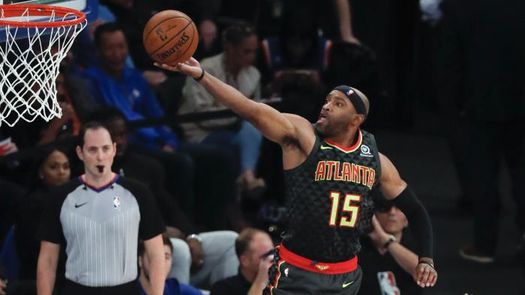 100-117. Young lidera el triunfo de los Hawks y Carter hace historia