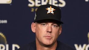 La MLB los suspende y los Astros los despide por cometer trampas