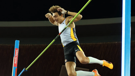Duplantis rompe su propio récord del mundial con 6,23