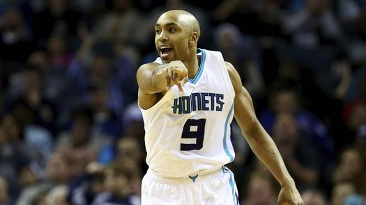 80-71. Henderson lidera la victoria de los Hornets sobre los Pacers