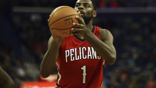 110-106. Evans y los Pelicans detienen la racha triunfal de los Suns