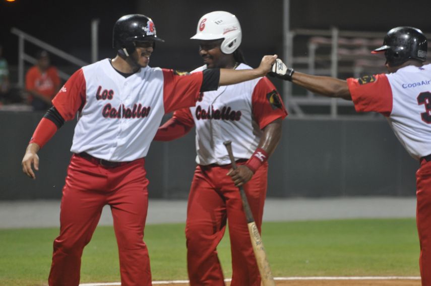 Caballos de Coclé se imponen ante los Indios de Urracá