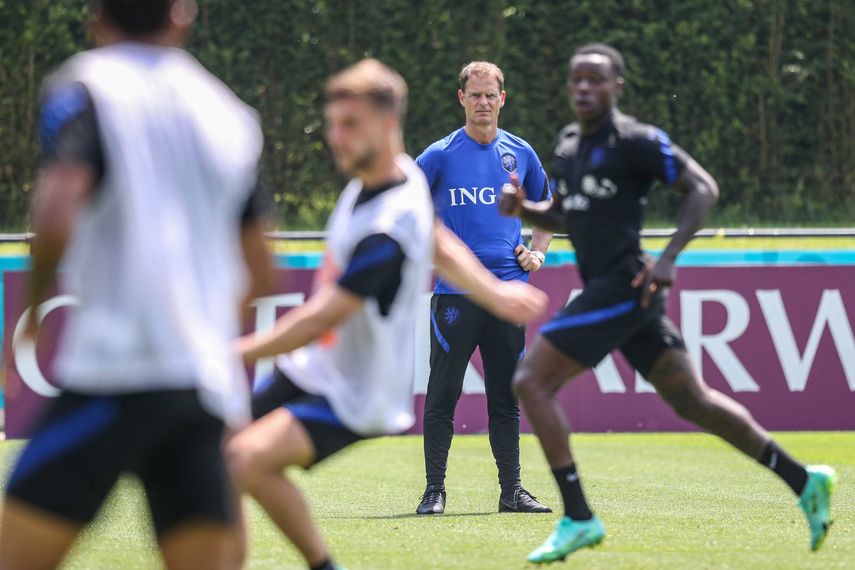 Países Bajos busca el pleno