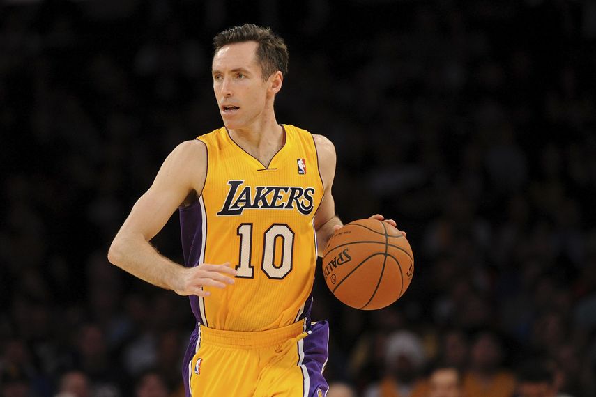 Steve Nash vuelve a lesionarse la espalda y Lin podría ser titular