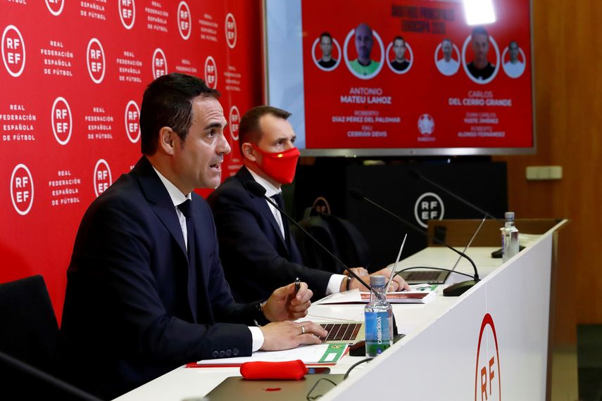 Velasco Carballo: No todo puede valer