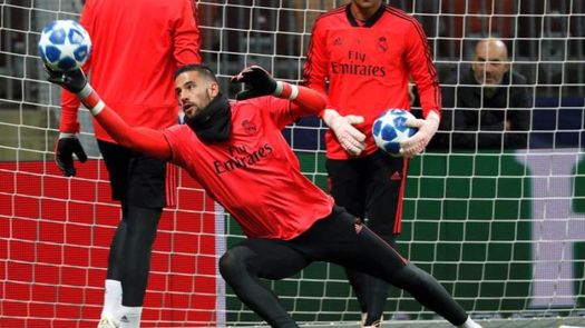 El Real Madrid entrena en el estadio Luzhnikí