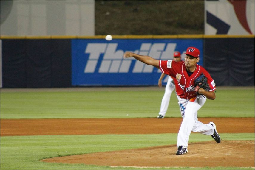 Metro gana el primero de la serie; Gilberto Méndez con su triunfo 99