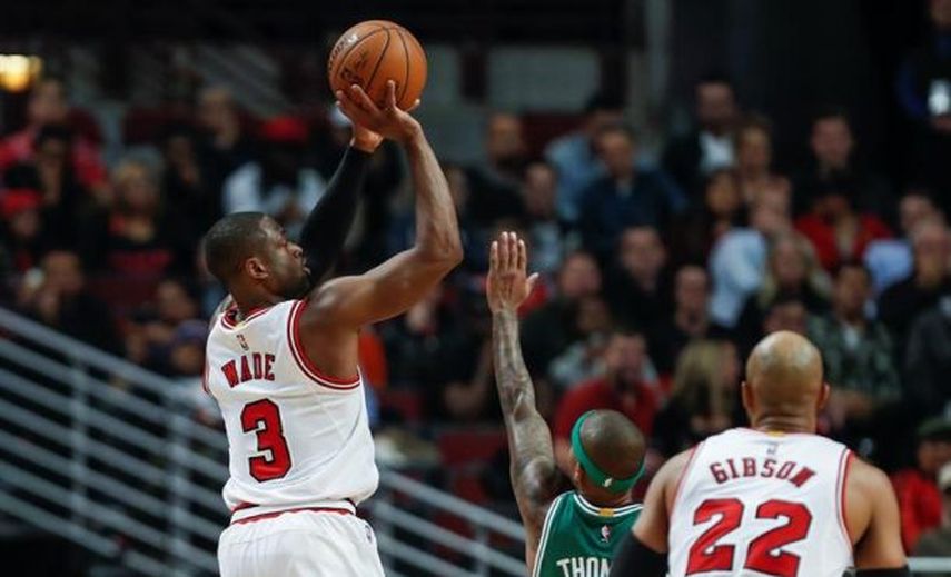 Spurs y Leonard siguen imparables; debut ganador de Wade y Howard