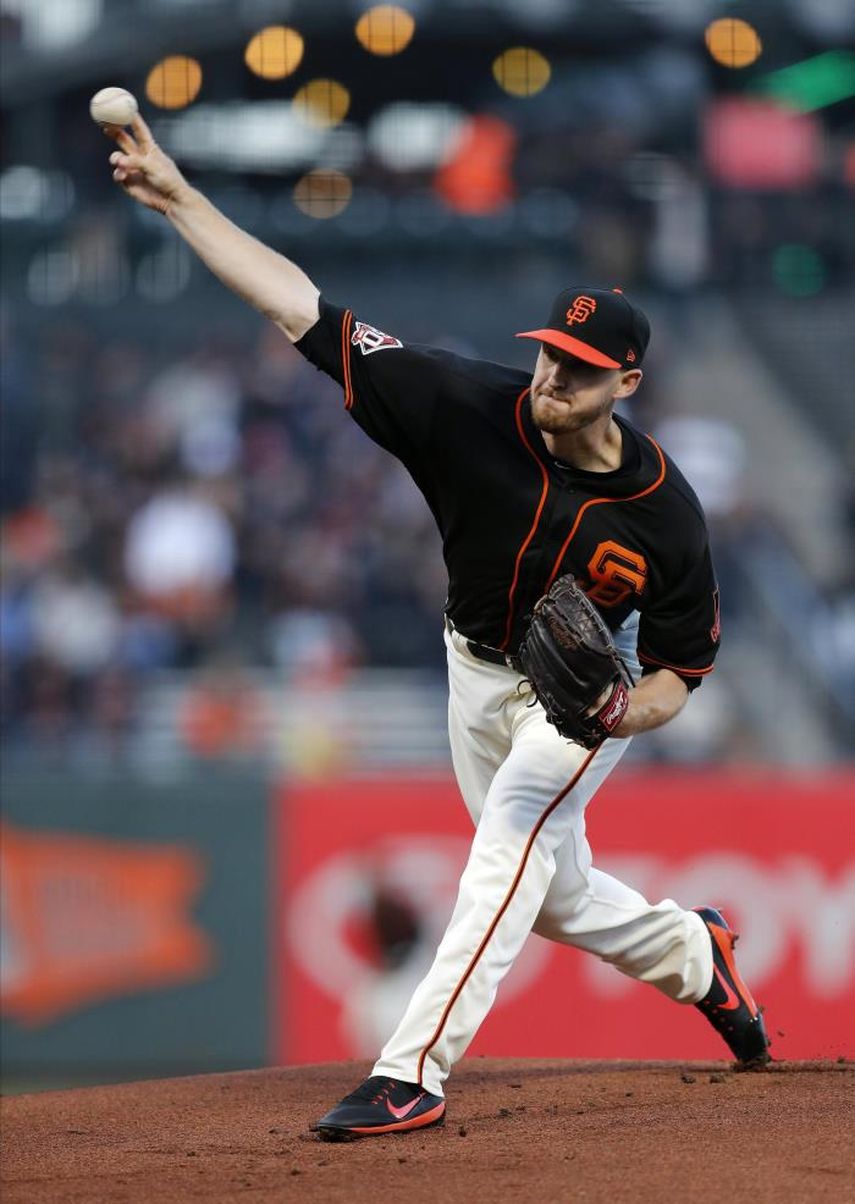 6-4. Reynolds pega cuadrangular que decide victoria sorpresa de los Piratas ante Gigantes