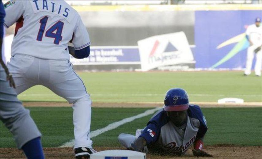 El panameño Luis Durango batea de 5-3 en triunfo de Olmecas sobre el Águila
