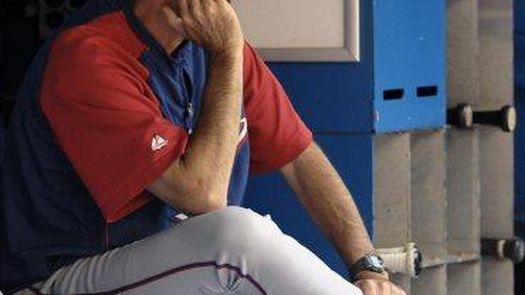 Los Vigilantes entrevistan a Maddux y Buechele para el puesto de piloto