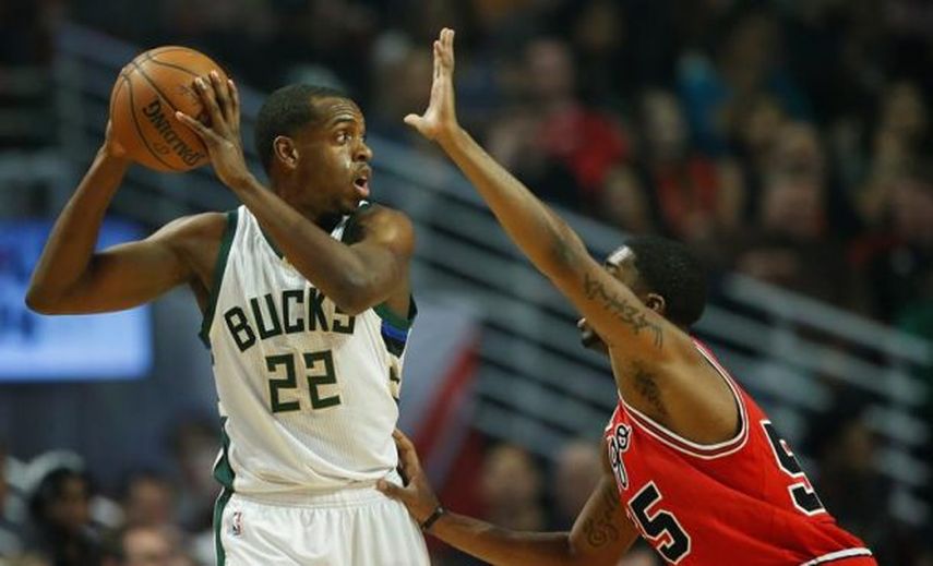 105-94. Ante los Suns, Middleton detiene la mala racha de los Bucks