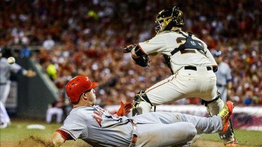 4-3. Trout y Pujols pegan jonrones consecutivos contra los Astros