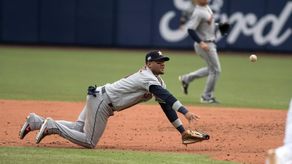 5-1. Gurriel y Bregman dan LA victoria 50 a los Astros