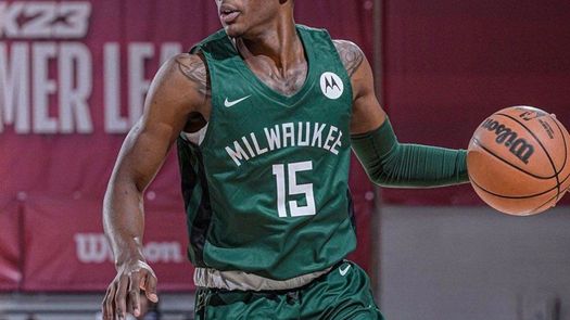 El panameño Iverson Molinar disputó sus primeros minutos en la NBA Summer League con los Milwaukee Bucks