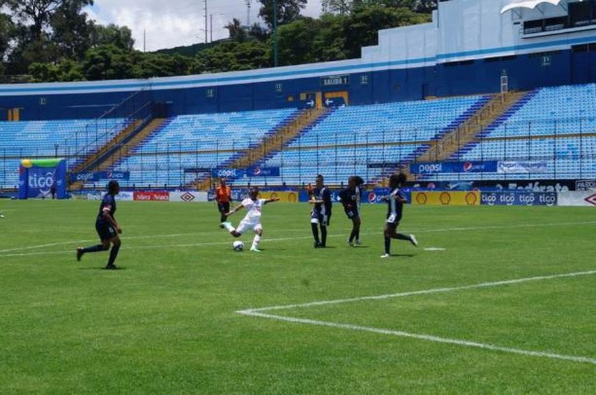 Selección Nacional Femenina de Panamá golea a Belice en la Copa Centroamericana