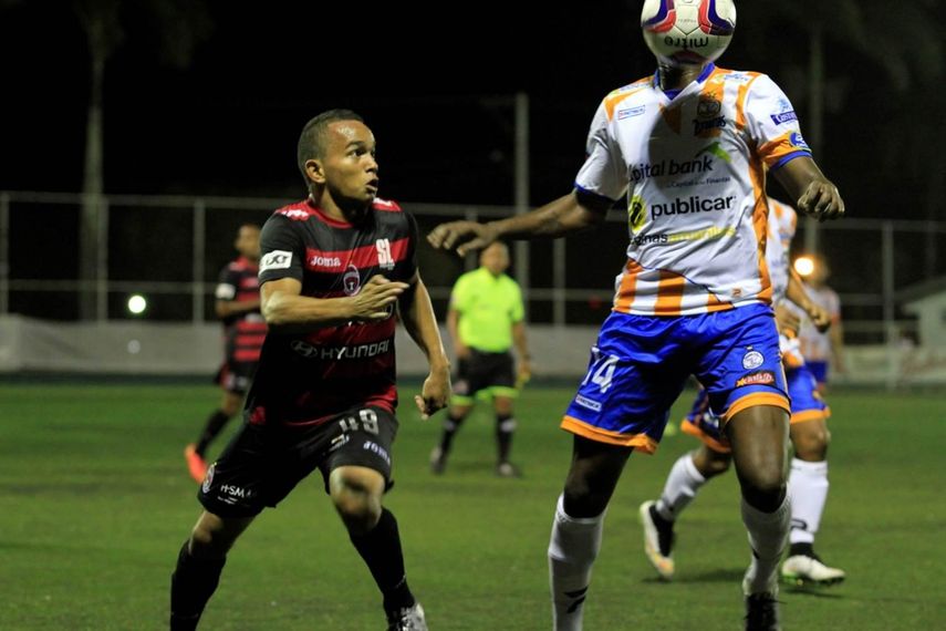 Dos goles de Jesús González le dan triunfo al Sporting San Miguelito sobre el Tauro FC.