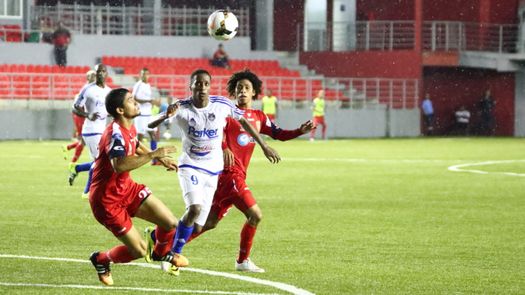 Atlético Chiriquí y Atlético Nacional se disputan el liderato en San Cristóbal