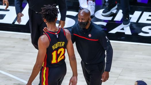 Los Hawks despiden al entrenador Lloyd Pierce y se aproximan a Nate McMillan