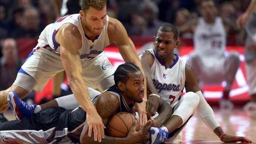 106-102. Paul impidió derrotas seguidas de los Clippers