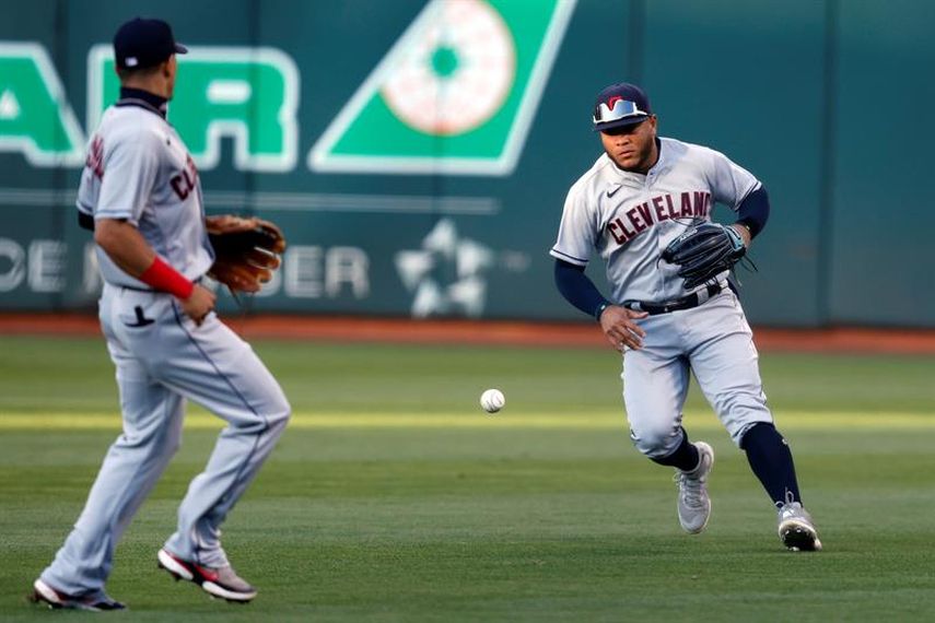 5-4. Lowrie y Moreland jonronean contra los Indios
