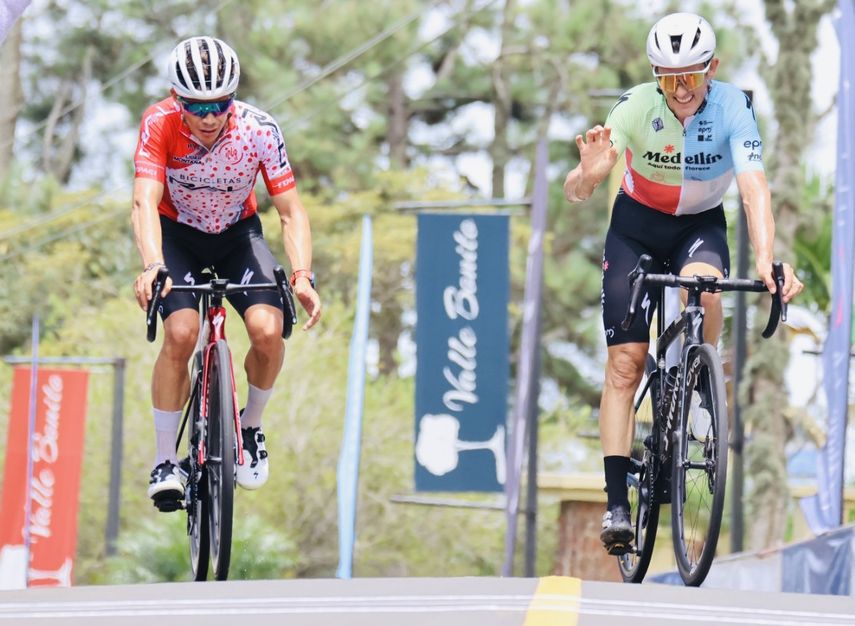 Supermán López ganó en Altos del María y es nuevo líder
