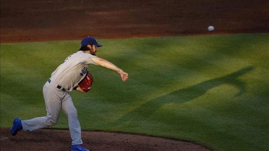 2-1. Haren y Kemps se combinan para vencer a los Diamondbacks