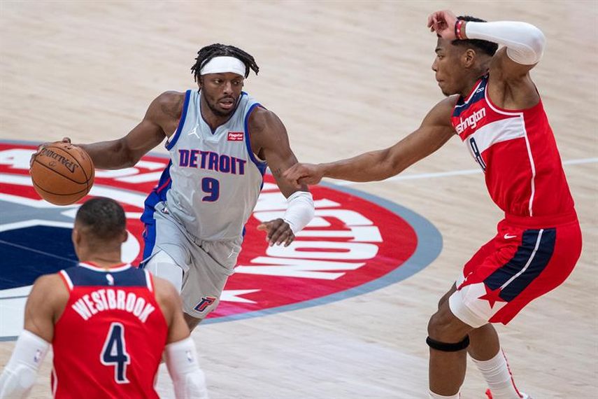 100-86. Grant y Jackson encabezan el triunfo de los Pistons ante unos diezmados Hawks