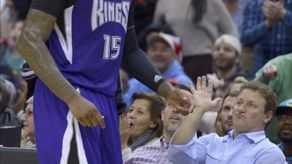 111-109. Cousins logra 40 puntos y detiene mala racha de los Kings