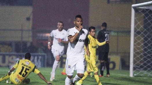 Rolando Blackburn al Deportivo Saprissa