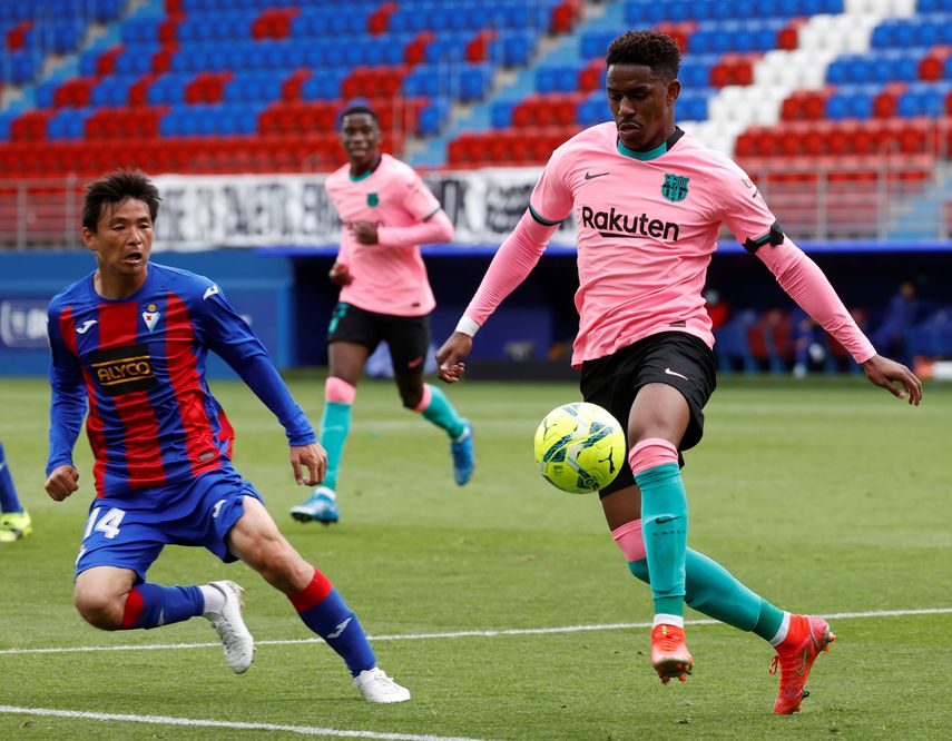 0-0. Un Eibar dominador empata al descanso contra un desmotivado Barcelona