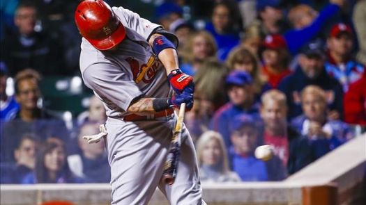 Molina encabeza la lista de 14 peloteros latinos que aspiran al Guante de Oro