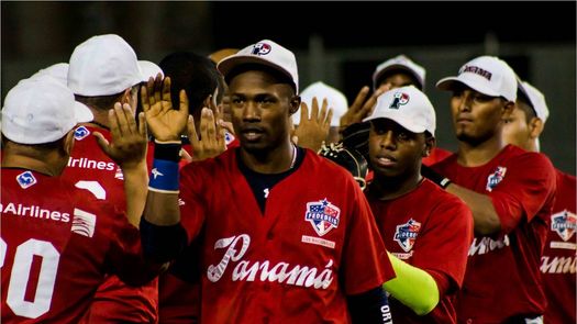 Nacionales aturden a las Águilas y empatan la Serie Final