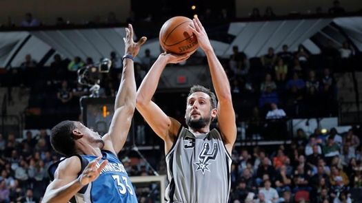 123-101. Belinelli y los Spurs siguen hundiendo a los Timberwolves