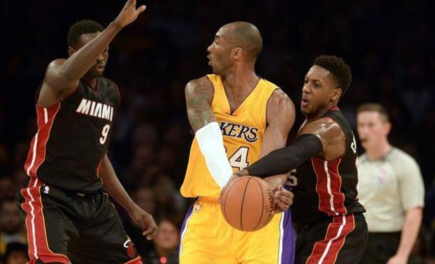 Los Lakers sufrieron la primera derrota con la camiseta de Kobe Bryant