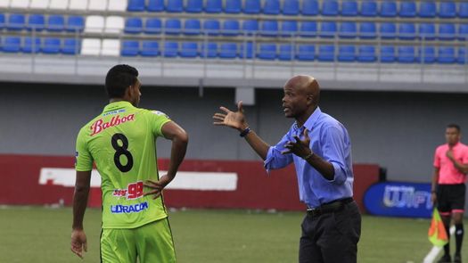Tauro destituye a Jorge Dely; Rolando Palma asume dirección técnica